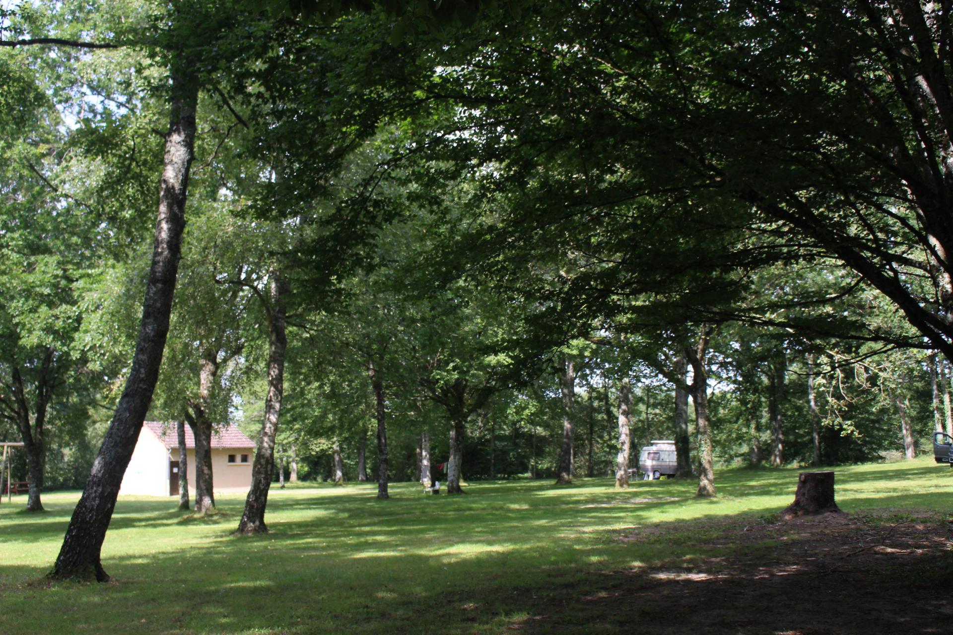 Le camping ombragé de la Courillerie